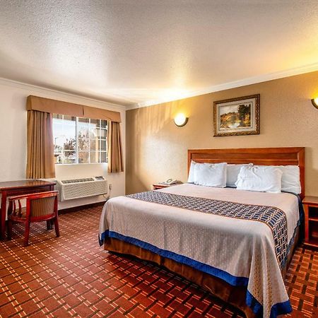 Regency Inn & Suites Downey Buitenkant foto
