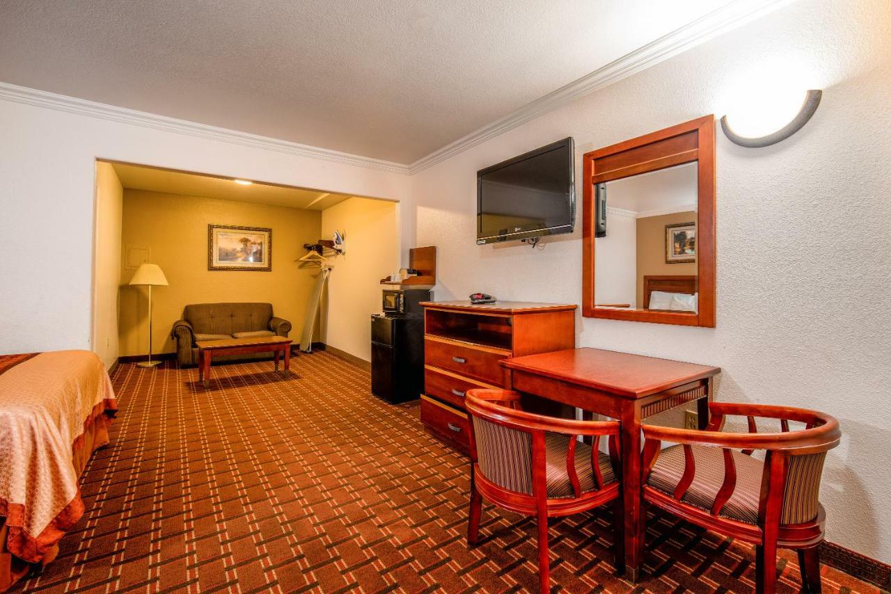 Regency Inn & Suites Downey Buitenkant foto