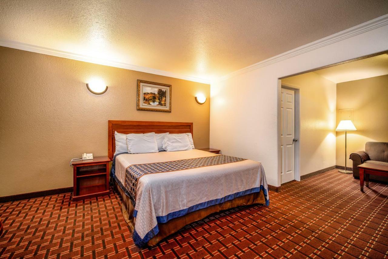 Regency Inn & Suites Downey Buitenkant foto