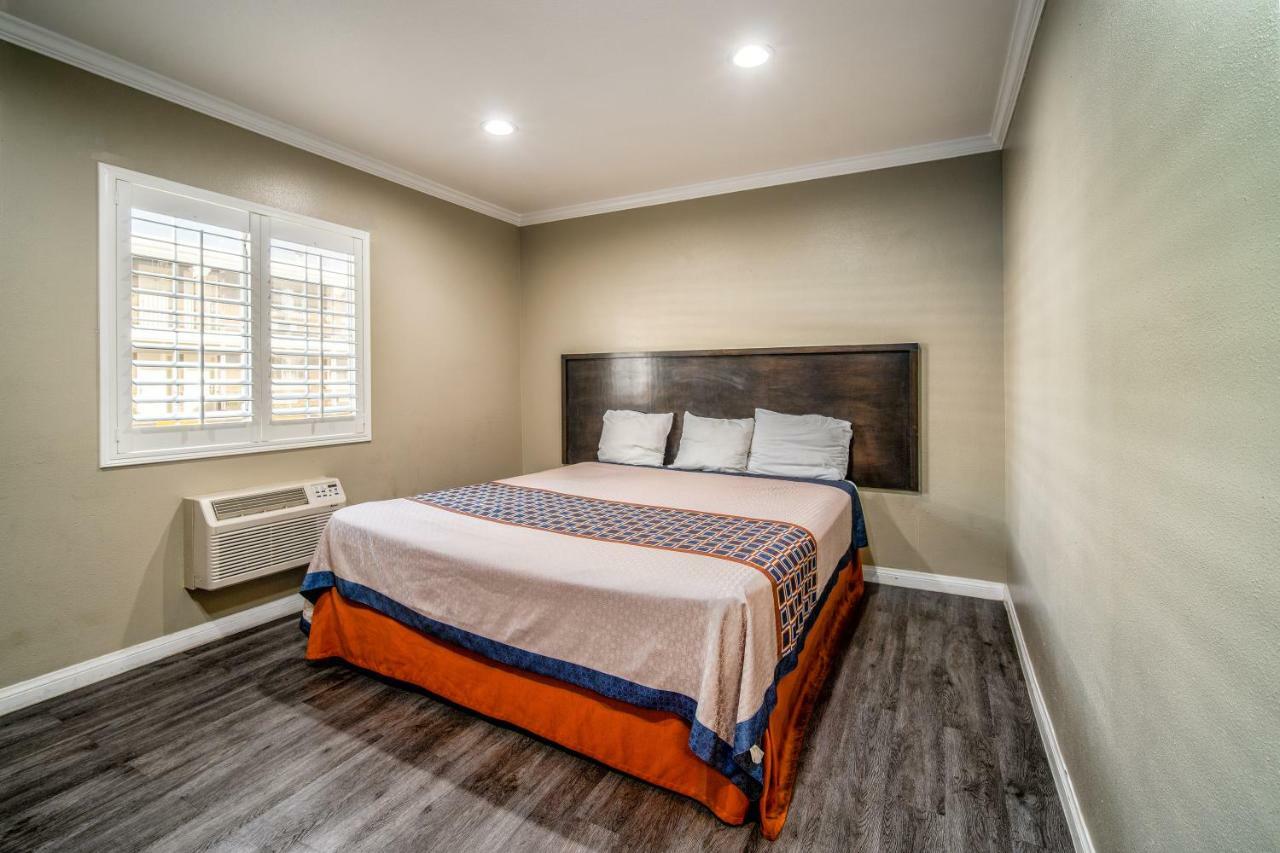 Regency Inn & Suites Downey Buitenkant foto